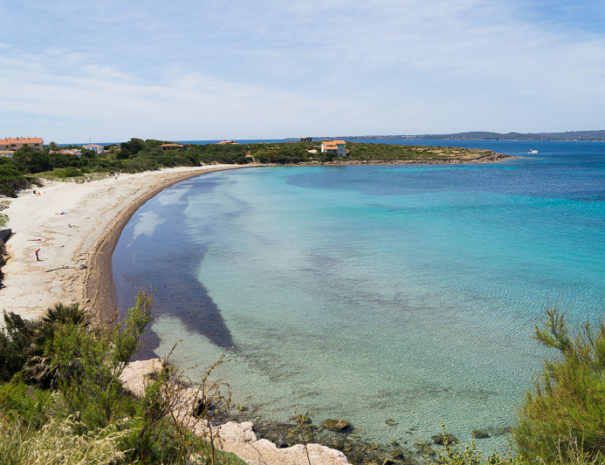 Spiaggia Sotto Torre a Calasetta, visita il Sulcis Iglesiente soggiornando all'Agriturismo Sirimagus